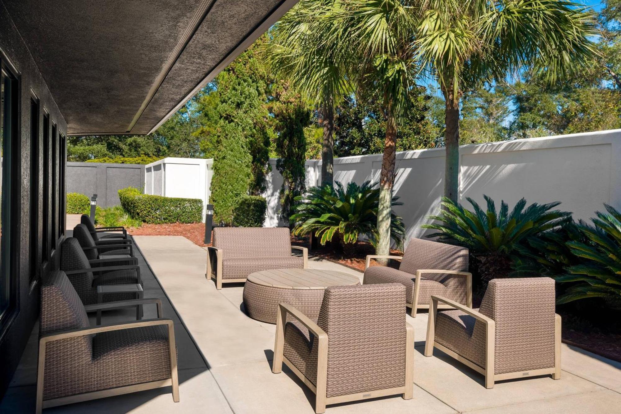 Courtyard Tallahassee North/I-10 Capital Circle מראה חיצוני תמונה
