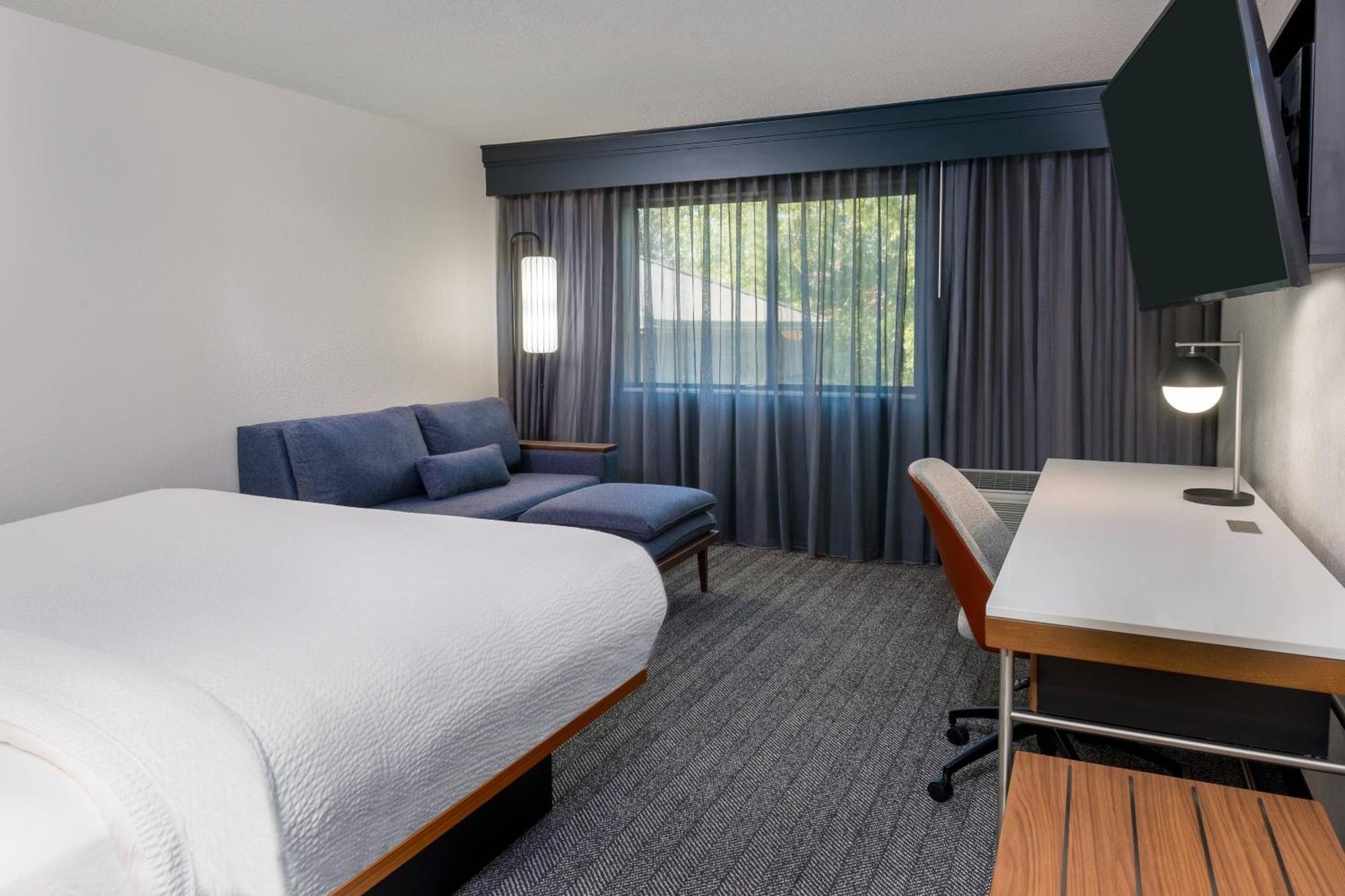 Courtyard Tallahassee North/I-10 Capital Circle מראה חיצוני תמונה