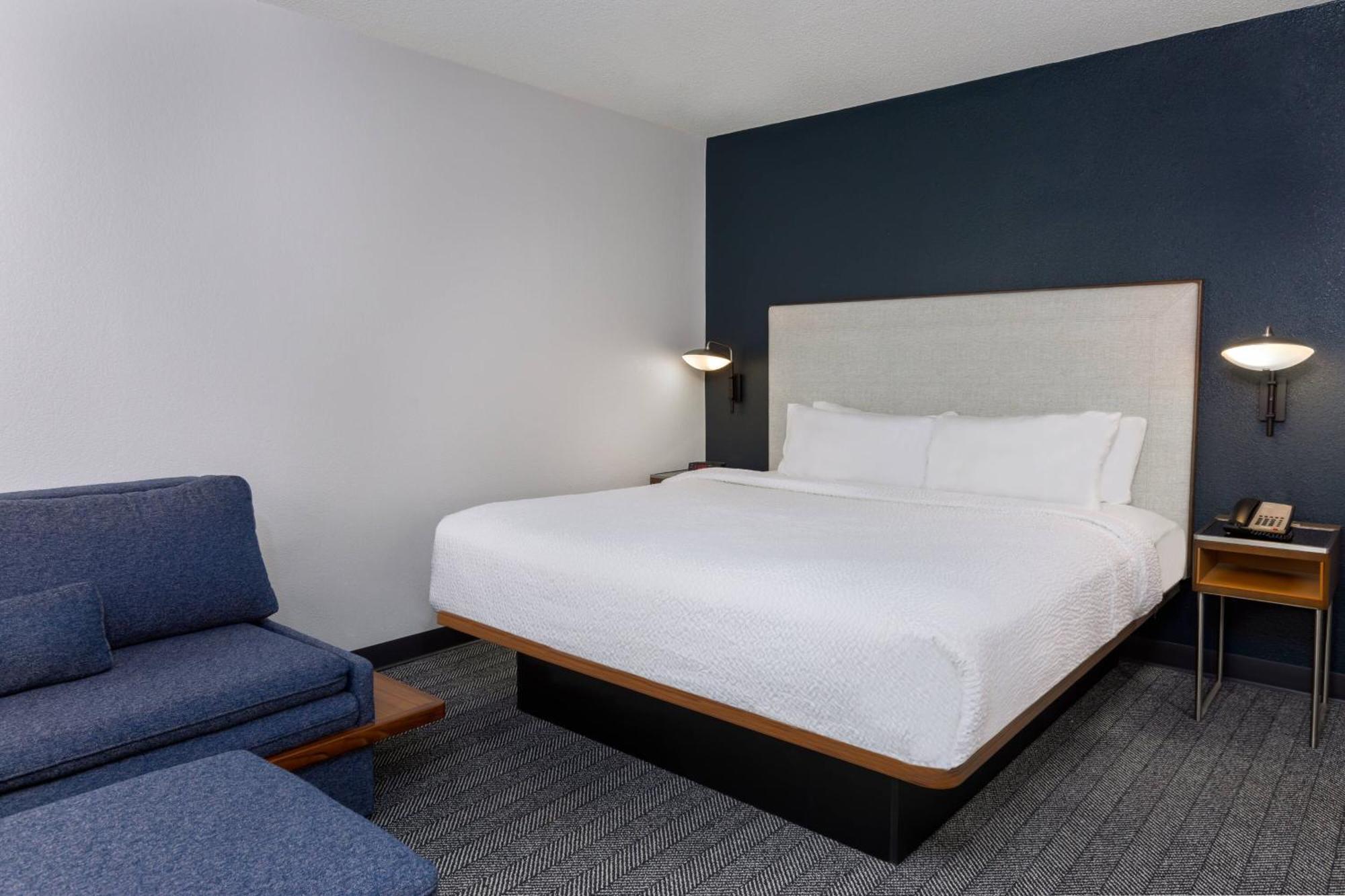 Courtyard Tallahassee North/I-10 Capital Circle מראה חיצוני תמונה