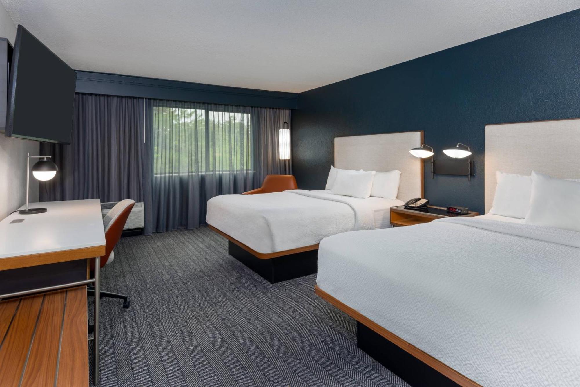 Courtyard Tallahassee North/I-10 Capital Circle מראה חיצוני תמונה