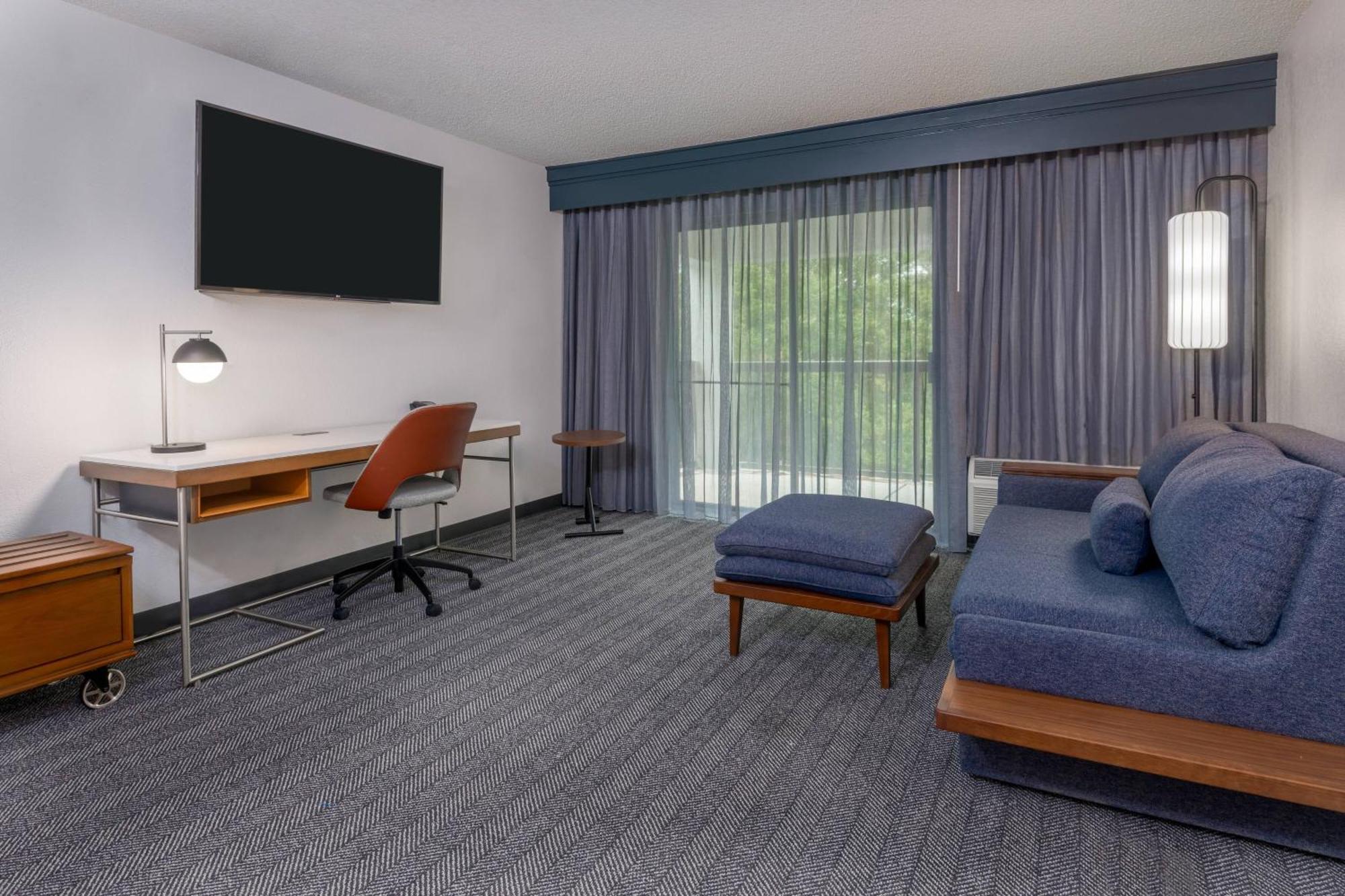Courtyard Tallahassee North/I-10 Capital Circle מראה חיצוני תמונה